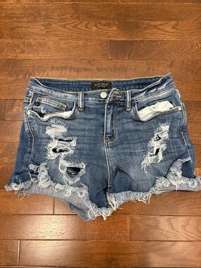 Judy Blue Medium Distressed Denim Shorts Mid Rise Cut Off Raw Hem Size M